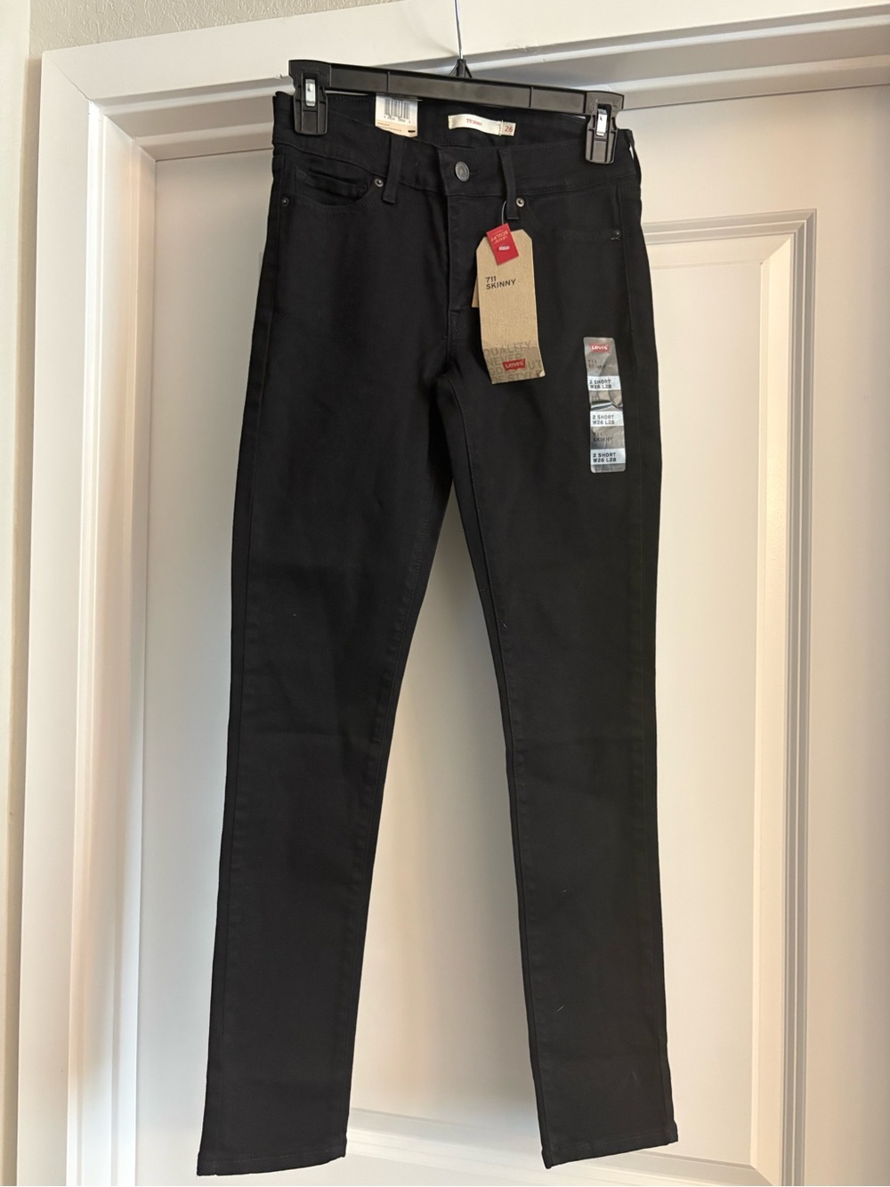 Levi's Women's Black 711 Skinny Jeans - Classic Five-Pocket